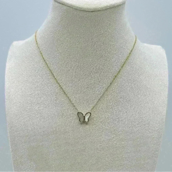 Simple Butterfly Pendant Necklace - Picture 4 of 4